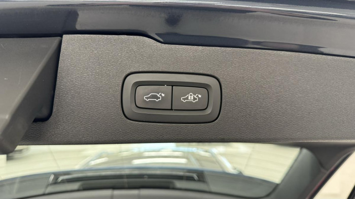 Volvo V60 D4 INSCRIPTION REZERVACE 2.0 d