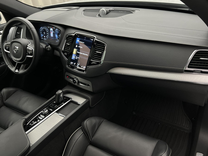 Volvo XC90 B5 AWD R-DESIGN 7MÍSTNÁ AUT