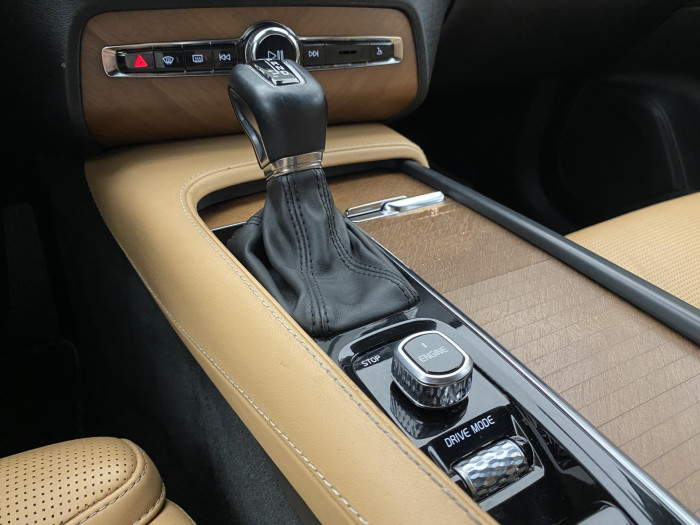 Volvo XC90 D5 AWD INSCRIPTION AUT CZ 2.0 d