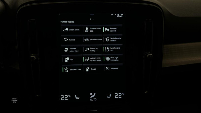 Volvo XC40 T5 TWIN ENGINE REZERVACE
