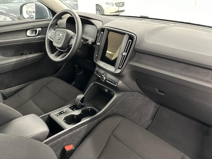 Volvo XC40 T2 CORE AUT REZERVACE