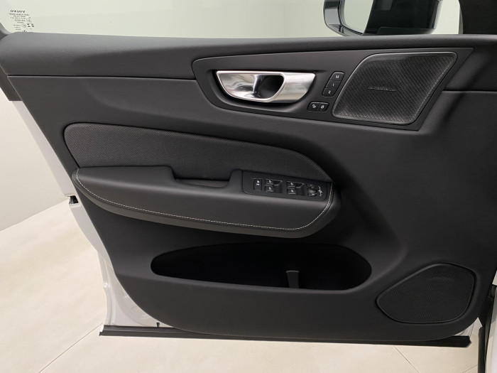 Volvo XC60 T6 AWD PLUS RECHARGE AUT 1.maj