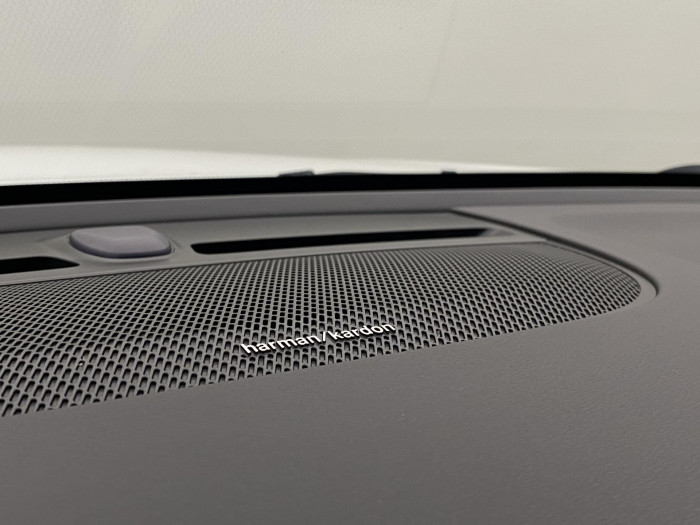 Volvo XC40 B4 AWD DARK ULTRA AUT CZ