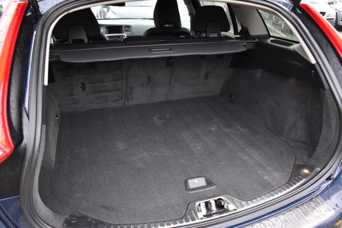 Volvo V60 D4 MOMENTUM REZERVACE 2.0 d Momentum
