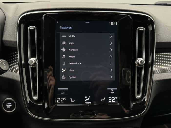 Volvo XC40 T3 R-DESIGN AUT CZ REZERVACE