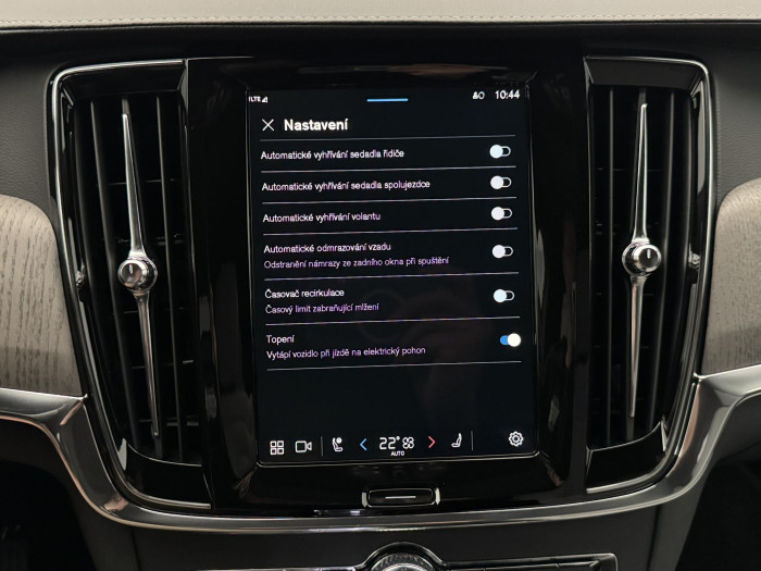 Volvo V90 T8 AWD RECHARGE ULTIMATE 1.maj