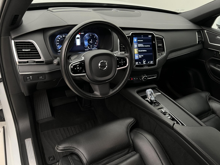 Volvo XC90 B5 AWD R-DESIGN 7MÍSTNÁ AUT