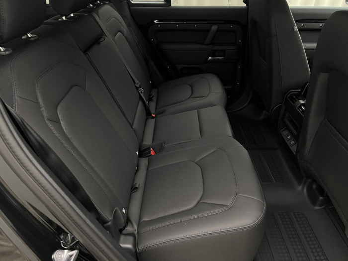 Land Rover Defender 110 D250 S AWD Aut 3.0 d