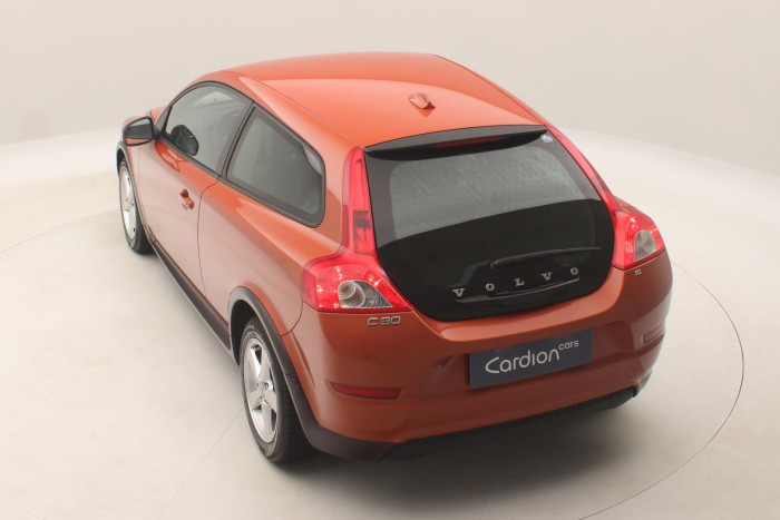Volvo C30 1.6i MOMENTUM CZ REZERVACE 1.6 i Momentum