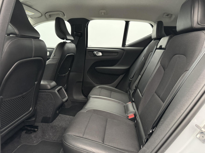 Volvo XC40 B3 MOMENTUM PRO REZERVACE 2.0 Momentum