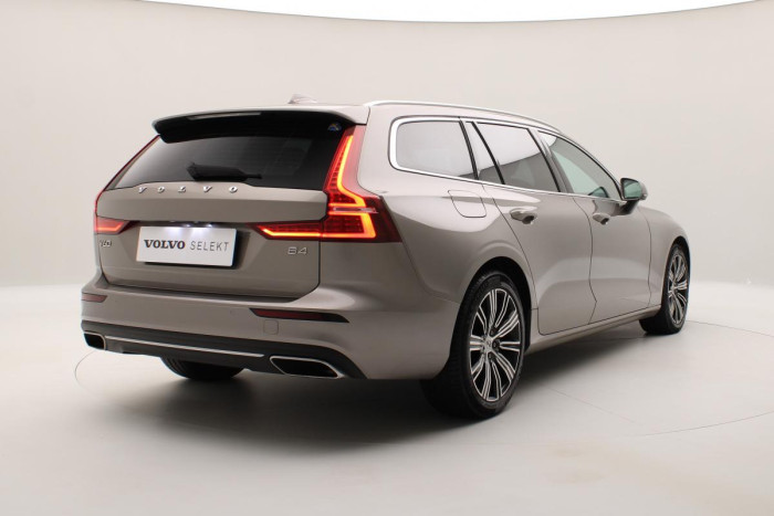Volvo V60 B4 INSCRIPTION AUT REZERVACE