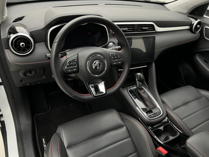 MG ZS 1.0T EXCLUSIVE AUT CZ 1.maj. 1.0 Exclusive