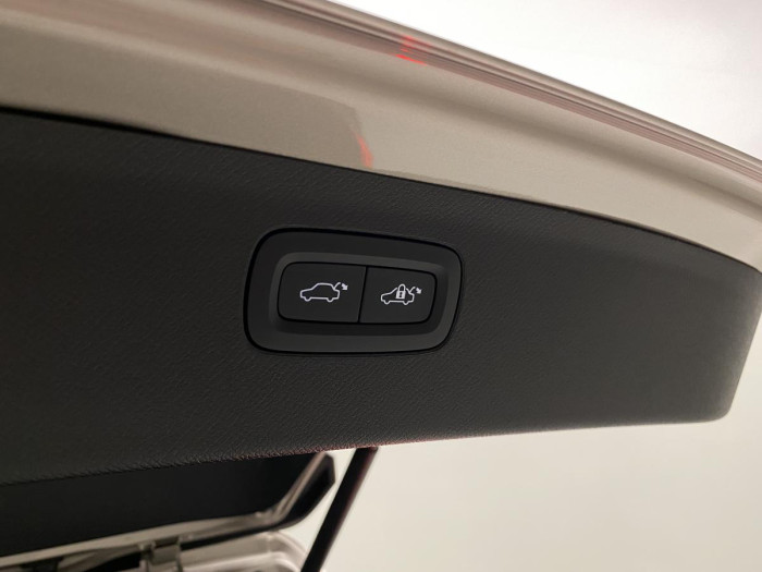 Volvo XC90 B6 AWD AUT DARK REZERVACE