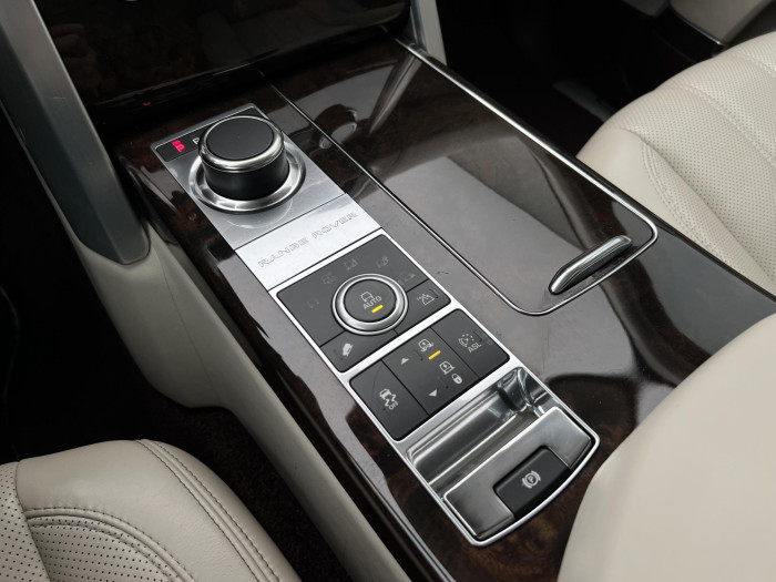 Land Rover Range Rover 4.4 SDV8 AUTOBIOGRAPHY AWD AUT