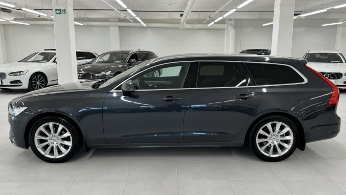 Volvo V90 D4 MOMENTUM REZERVACE 2.0 d Momentum