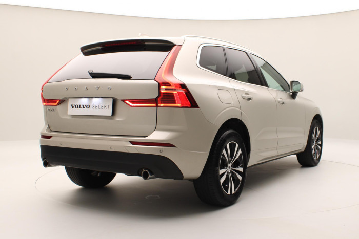 Volvo XC60 B4 AWD MOMENTUM AUT CZ 2.0 Momentum