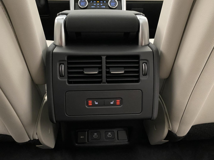 Land Rover Discovery D350 DYNAMIC SE AWD REZERVACE 3.0 d Dynamic SE