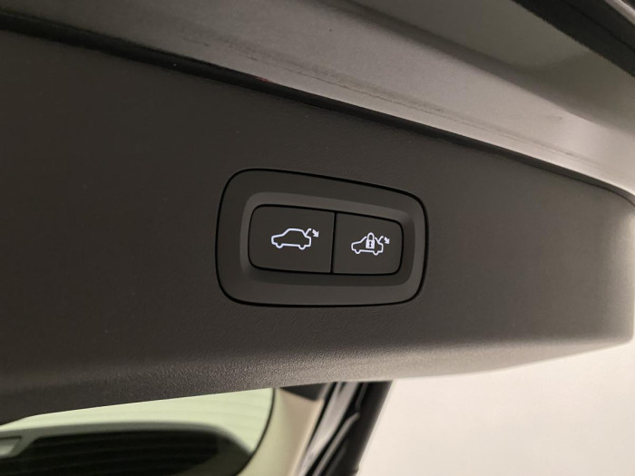 Lynk & Co 01 PHEV DCT AUT 1.maj. REZERVACE