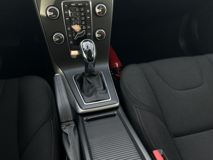 Volvo V40 D2 NAVIGACE Aut 1.maj. 2.0 d