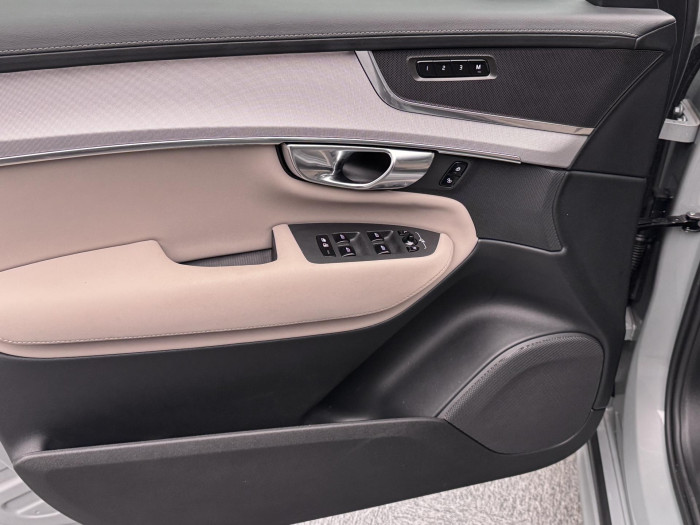 Volvo XC90 B5 AWD CORE AUT CZ 1.maj