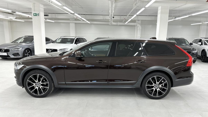 Volvo V90 CROSS COUNTRY D5 AWD REZERVACE 2.0 d