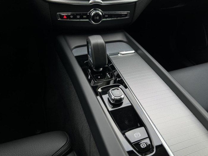 Volvo XC60 B4 AWD DARKPLUS Aut 1.maj.