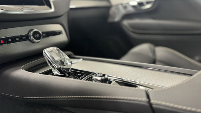 Volvo XC90 B5 AWD ULTIMATE DARK REZERVACE