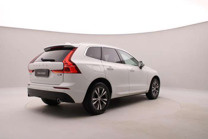Volvo XC60 B4 AWD MOMENTUM AUT CZ 2.0 Momentum