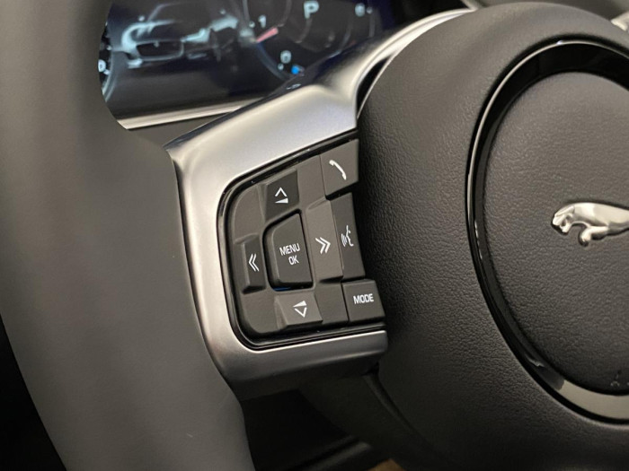 Jaguar F-Type P300 CABRIOLET RWD