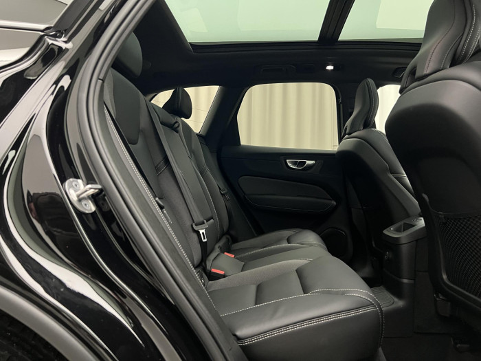 Volvo XC60 T6 AWD RECHARGE BLACK EDITION 2.0 Edition