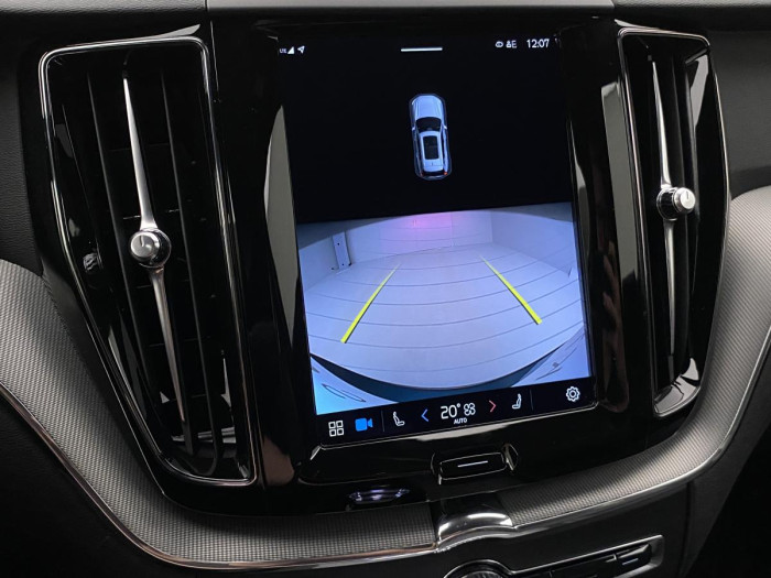 Volvo XC60 B4 PLUS DARK AUT REZERVACE 2.0 Plus