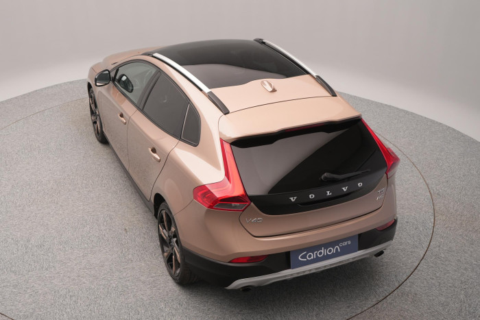 Volvo V40 CC T5 AWD SUMMUM REZERVACE 2.5 CC CC Summum