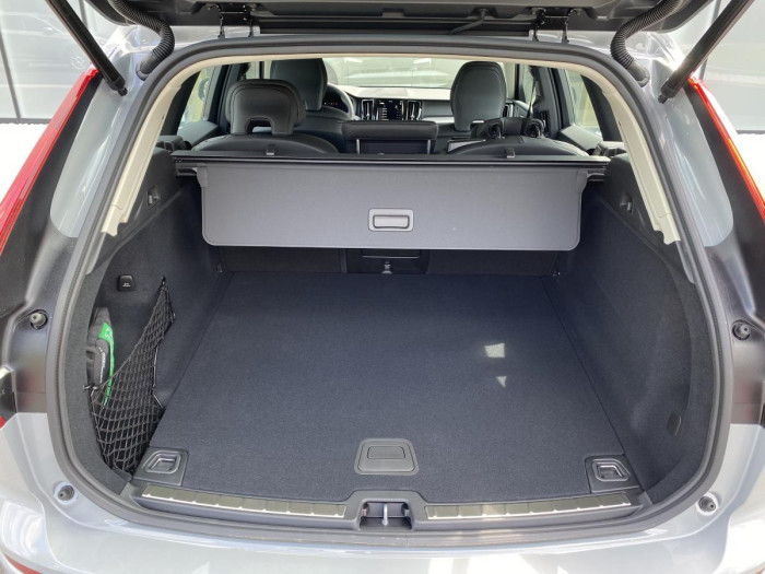 Volvo XC60 B5 AWD AUT DARK PLUS 2.0 Plus