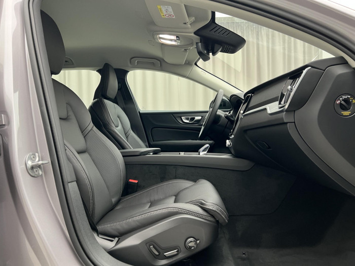 Volvo V60 B4 DARK PLUS AUT