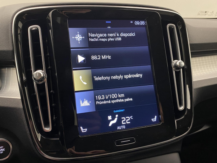 Volvo XC40 T4 MOMENTUM AUT CZ 2.0 Momentum