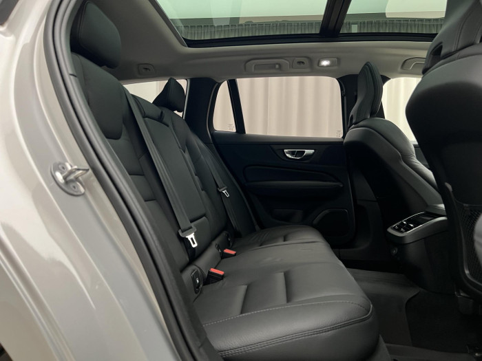 Volvo V60 B4 ULTIMATE DARK AUT 1.maj.