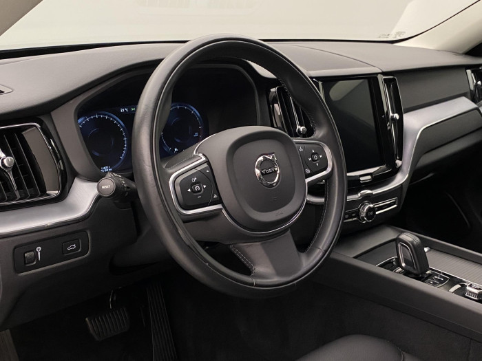 Volvo XC60 B4 AWD MOMENTUM AUT 2.0 Momentum