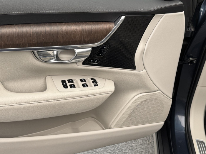 Volvo V90 CC B5 AWD PRO AUT REZERVACE 2.0 CC CC