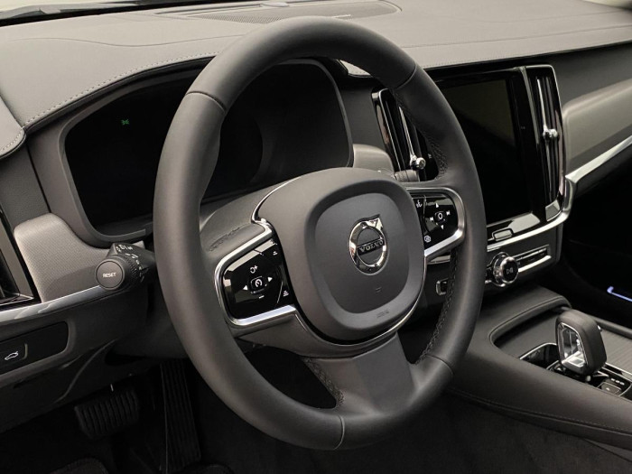 Volvo V90 CC B4 AWD PLUS AUT REZERVACE