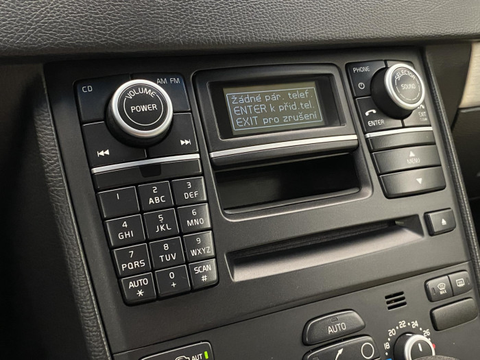 Volvo XC90 2.4 D5 AWD SUMMUM AUT 7 míst 2.4 d Summum