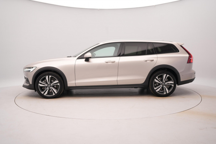 Volvo V60 CC B5 AWD PLUS AUT 1.maj.