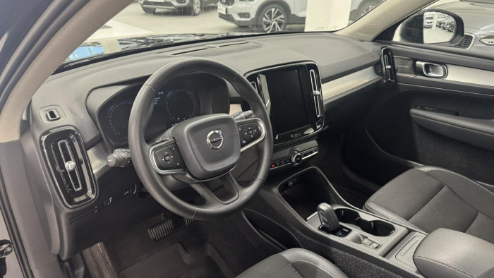 Volvo XC40 D3 MOMENTUM ADVANCED REZERVACE 2.0 d Momentum