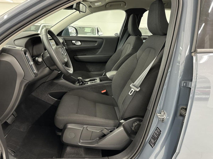 Volvo XC40 T2 CORE AUT REZERVACE