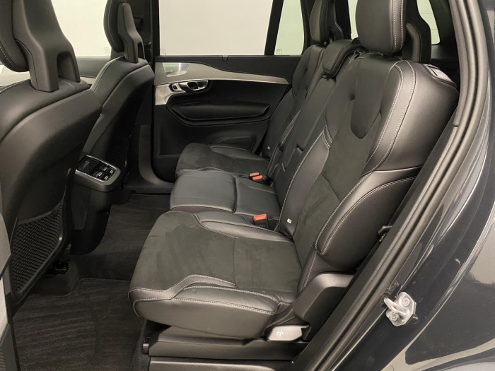 Volvo XC90 B6 AWD R-DESIGN REZERVACE