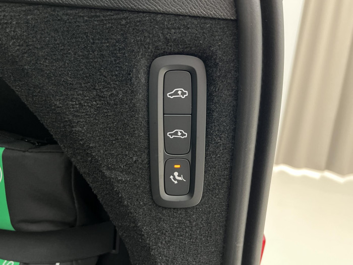 Volvo XC90 T8 AWD RECHARGE ULTRA DARK AUT