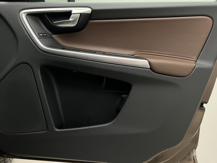 Volvo XC60 D5 AWD SUMMUM AUT CZ 2.4 d Summum