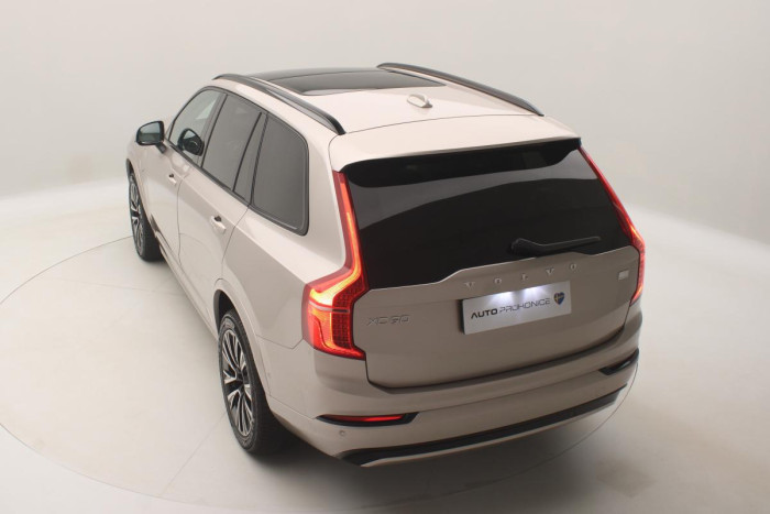 Volvo XC90 T8 AWD RECHARGE DARK ULTIMATE