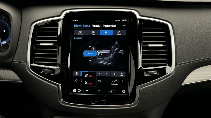 Volvo XC90 B5 AWD ULTIMATE REZERVACE