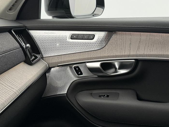 Volvo XC90 B5 AWD AUT DARK ULTRA 7míst