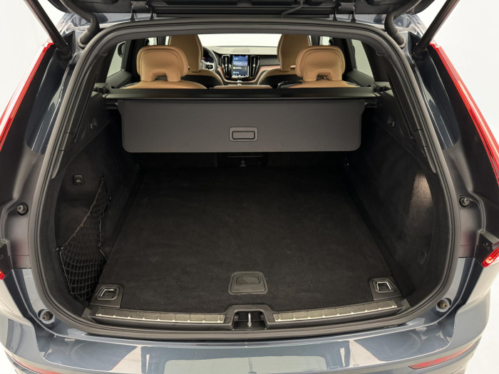 Volvo XC60 B4 AWD PLUS BRIGHT CZ 1. maj